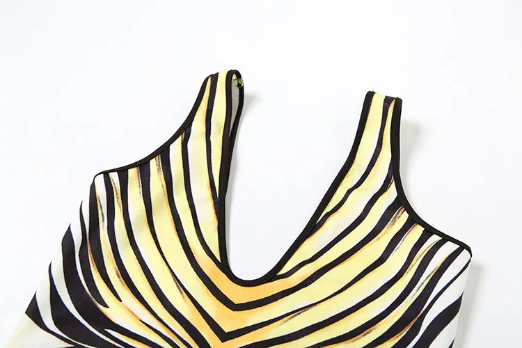 Weird Puss Stripe Women 2 Piece Set Sporty Casual Stretch v-Neck Backless Tank Tops+Shorts Matching Streetwear Hipster Outfits