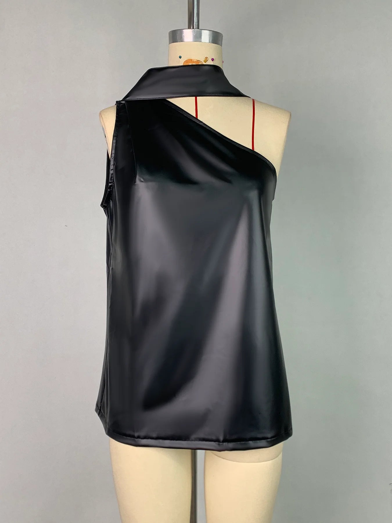 Gymystars 2025 New Summer Sleeveless Asymmetric Black Vest Tops Original Creation Solid Color High Neck Top For Women