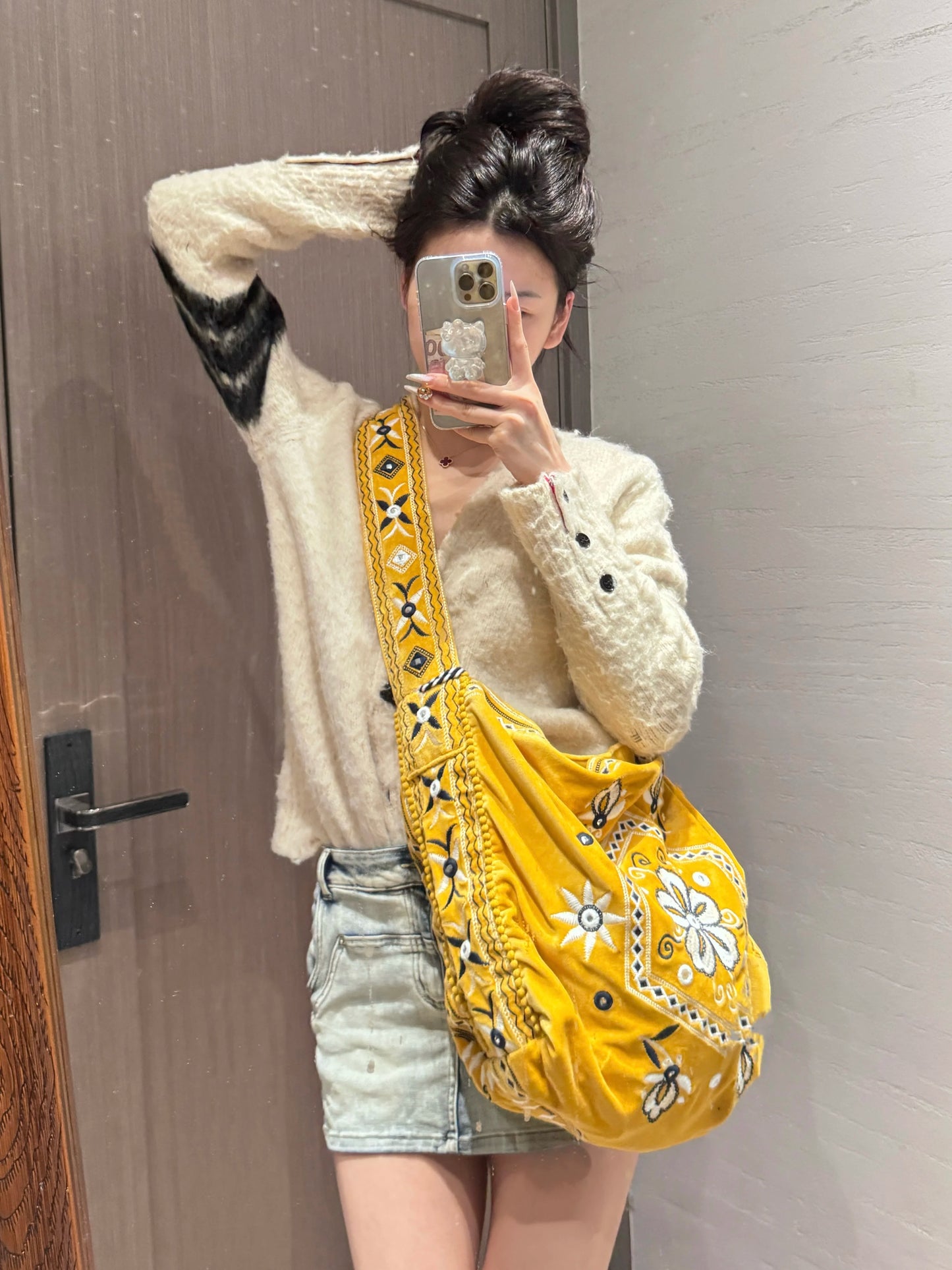High Quality Original Design Velvet Embroidery Fringe Cloth Bag Shoulder Large Capacity Cross Body Tote Bags for Women