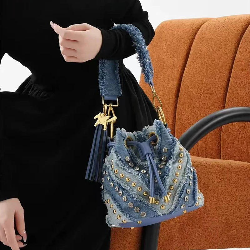 New Brand Fashion Handbag Retro Rivet Design Bucket Bag Versatile Commute Diamond Drawstring Lady Chain Shoulder Underarm Bag