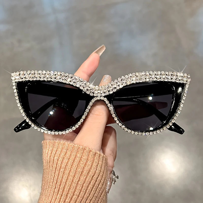 Luxury Cat Eye fashion fashion glasses for men and women glittering green stone club party favorite decorative glasses
