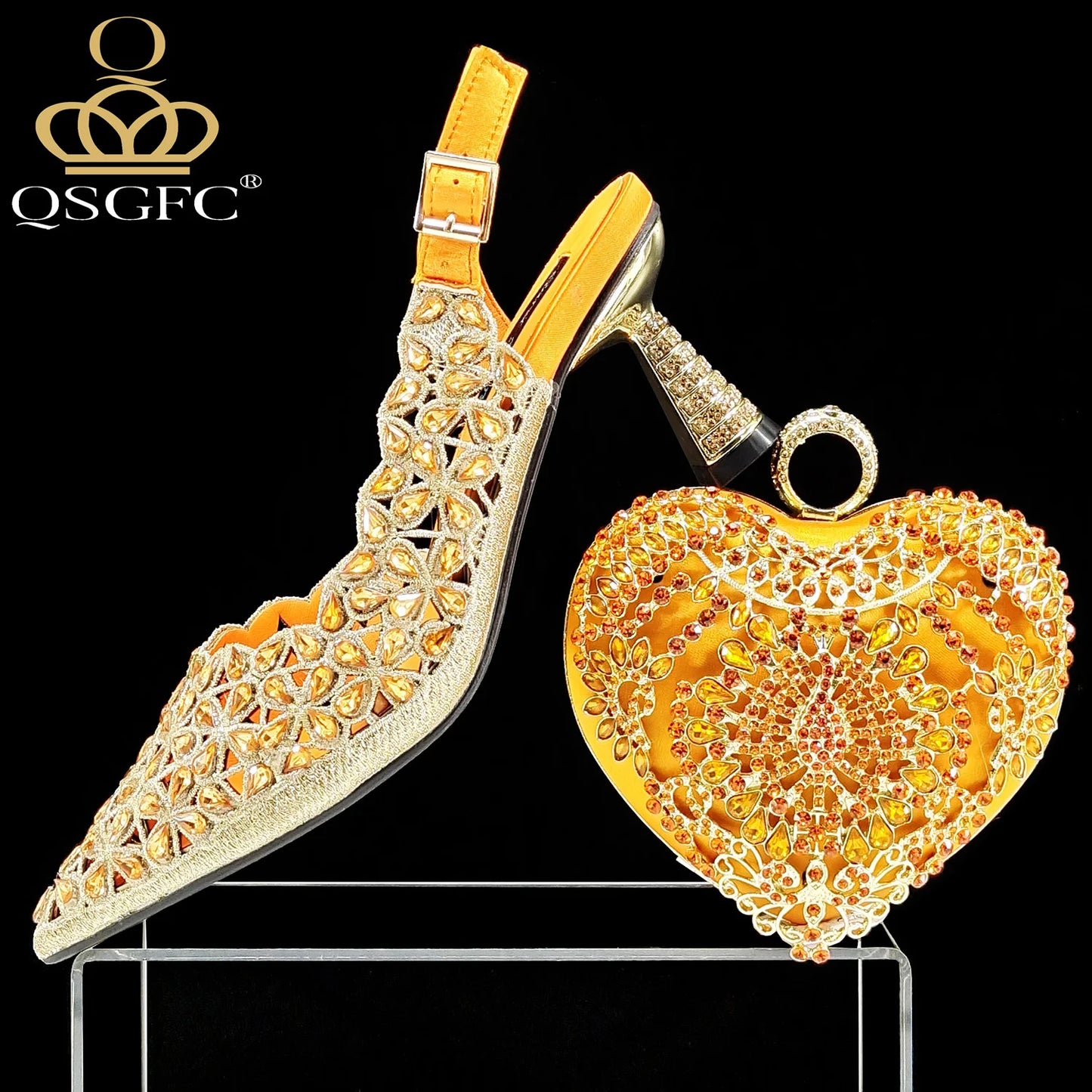 Happy Time Boutique, Exquisite Mini Bag with Pointed Toe Shoes, Sexy Stiletto High-Heeled Shoes, Small Metal Bag in Hand