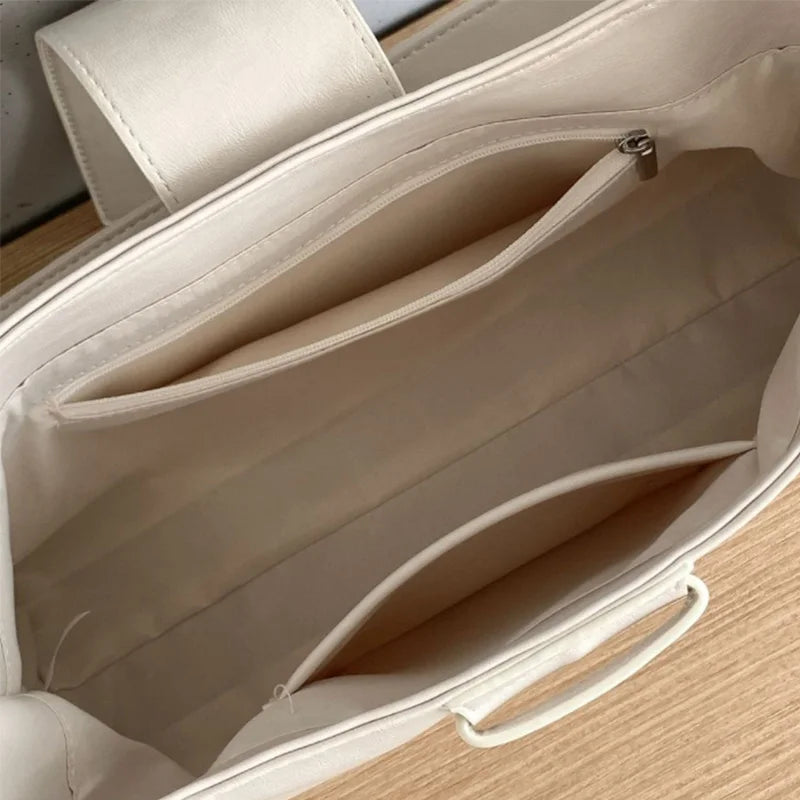 Women's Rivet Y2k Shoulder Bag Retro Small Bag Hot Girl Wilderness Style Retro Leather Fashion Versatile Shoulder Armpit Bag