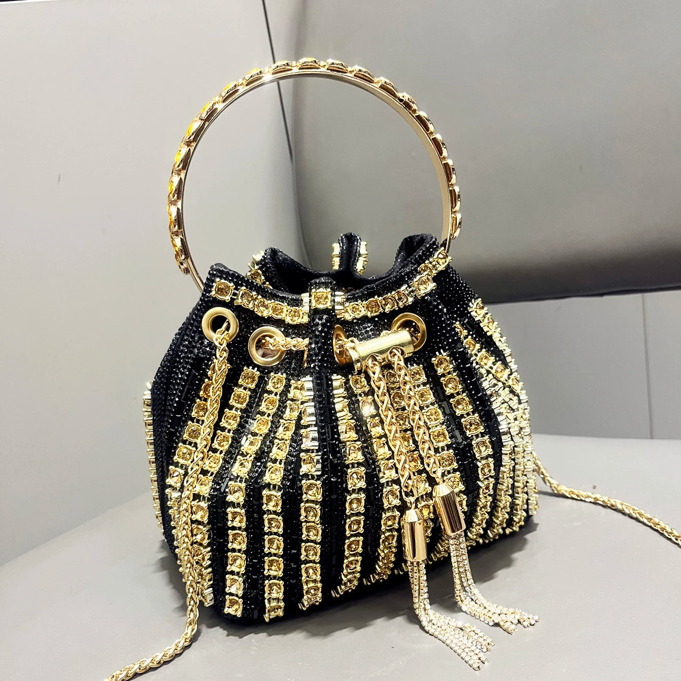 Luxury Designer Evening Bags for Women Bucket Clutch Shoulder Bag with Crystal Rhinestone for Banquets