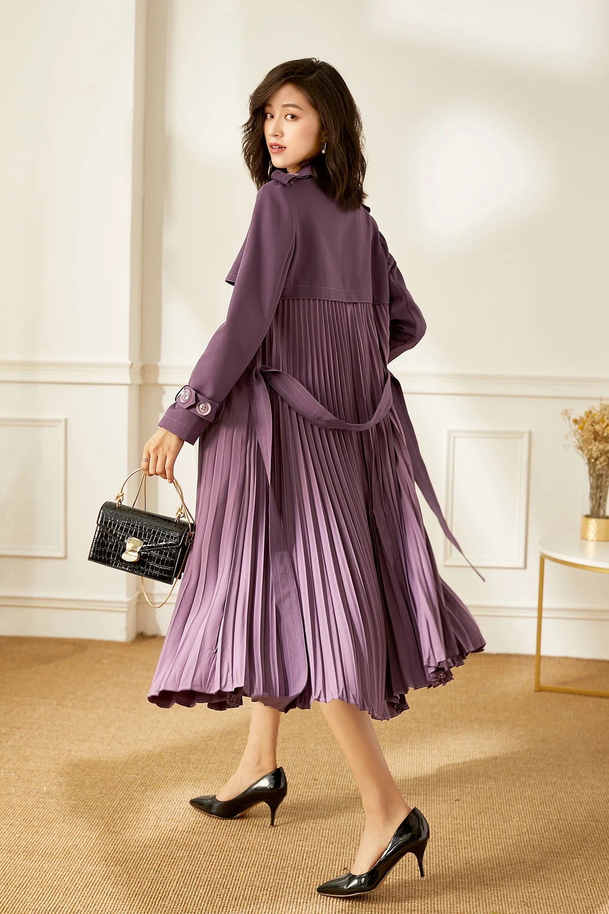 Ladies New 2023 Spring High-End Commuter Blue Trench Coat for Women Fashion Stitching Pleated Hem Loose Elegant Long Trench