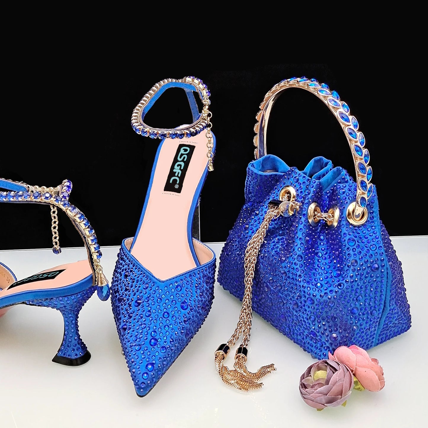 QSGFC Nigerian Popular Pointed Shoes And Bag Handle Soft Small Bag Anklet Design Mid-Heel Women's Shoes