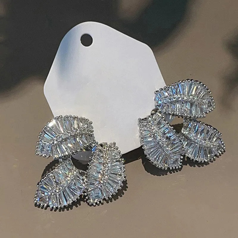 925 Sterling Silver Gorgeous Leaf Pierced Earrings Female Bright Zirconia Jewelry Engagement Party Fashion Chic Accessories