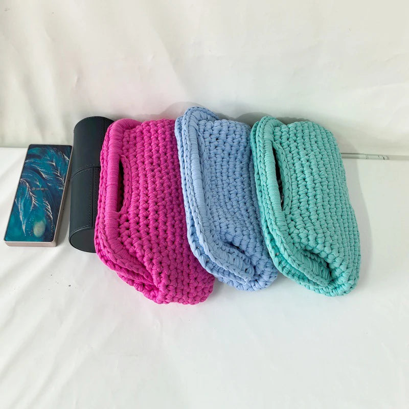 Fashion High-end Clutch Bag Hand-crocheted Clip Bag Simple Versatile Chain Cloud Bag New Leisure Travel Women's Underarm Bag