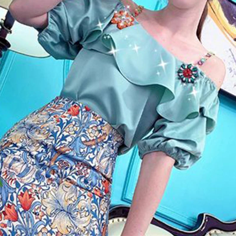 French fashion ethnic print skirt suit women's spring and summer new temperament off-the-shoulder flounce skirt two-piece suit.