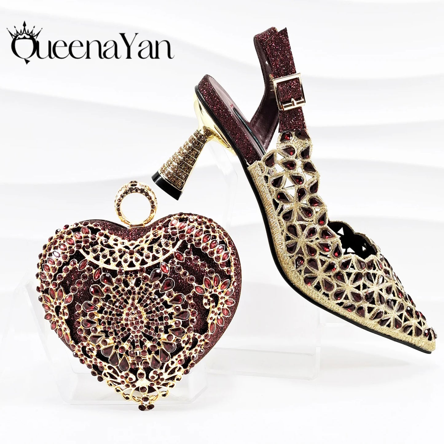Happy Time Boutique, Exquisite Mini Bag with Pointed Toe Shoes, Sexy Stiletto High-Heeled Shoes, Small Metal Bag in Hand