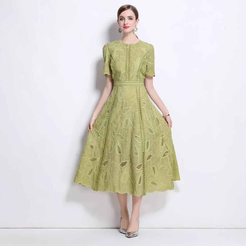 Elegant Lace Sleeve Midi Dress Women's round Neck Gored Skirt Short Sleeve Slimming Summer New Style Vintage High-End Feeling