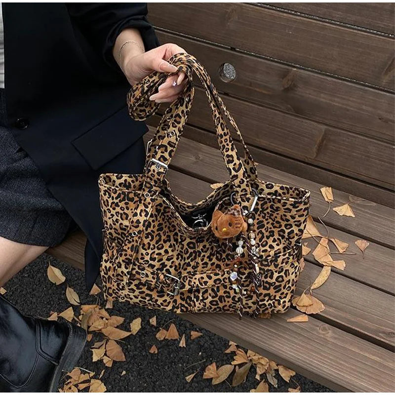Fashion Versatile Leopard Print Tote Bag Women Large-capacity Canvas Shoulder Bag Work Commuting Relaxing Handbag With Pendant