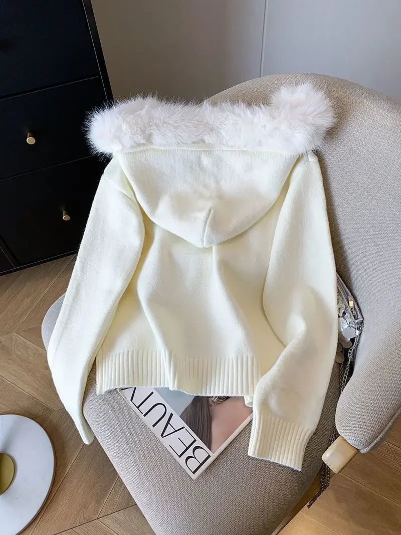 Milk white big fur collar hooded knit cardigan women's autumn and winter new fashion sense unique and chic zipper top.