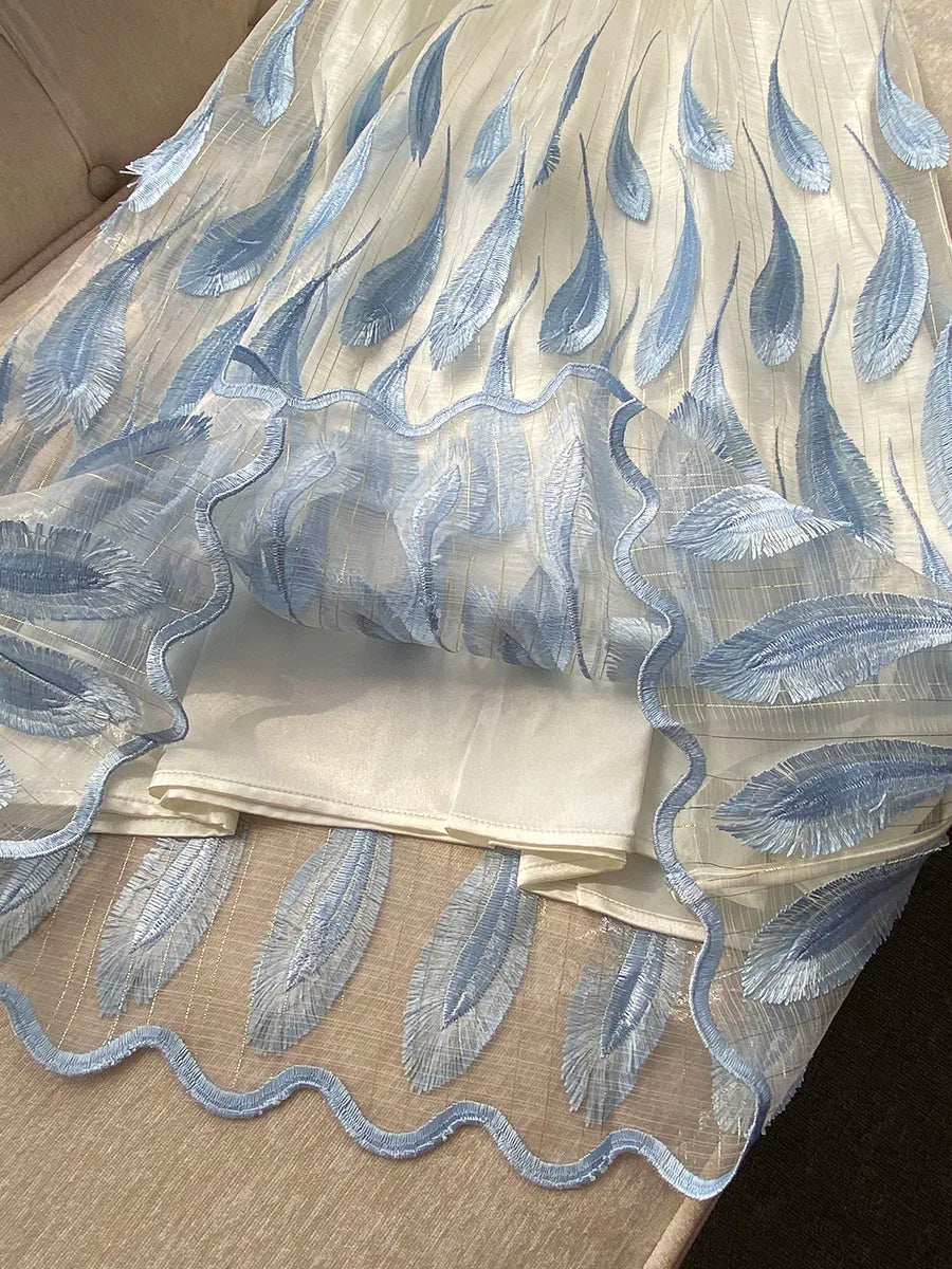 Fashion Sweet Short Elegant Dress 2024 Summer New Heavy Pearl Halter Blue Feather Embroidered Gold Thread Sleeveless Sling Dress