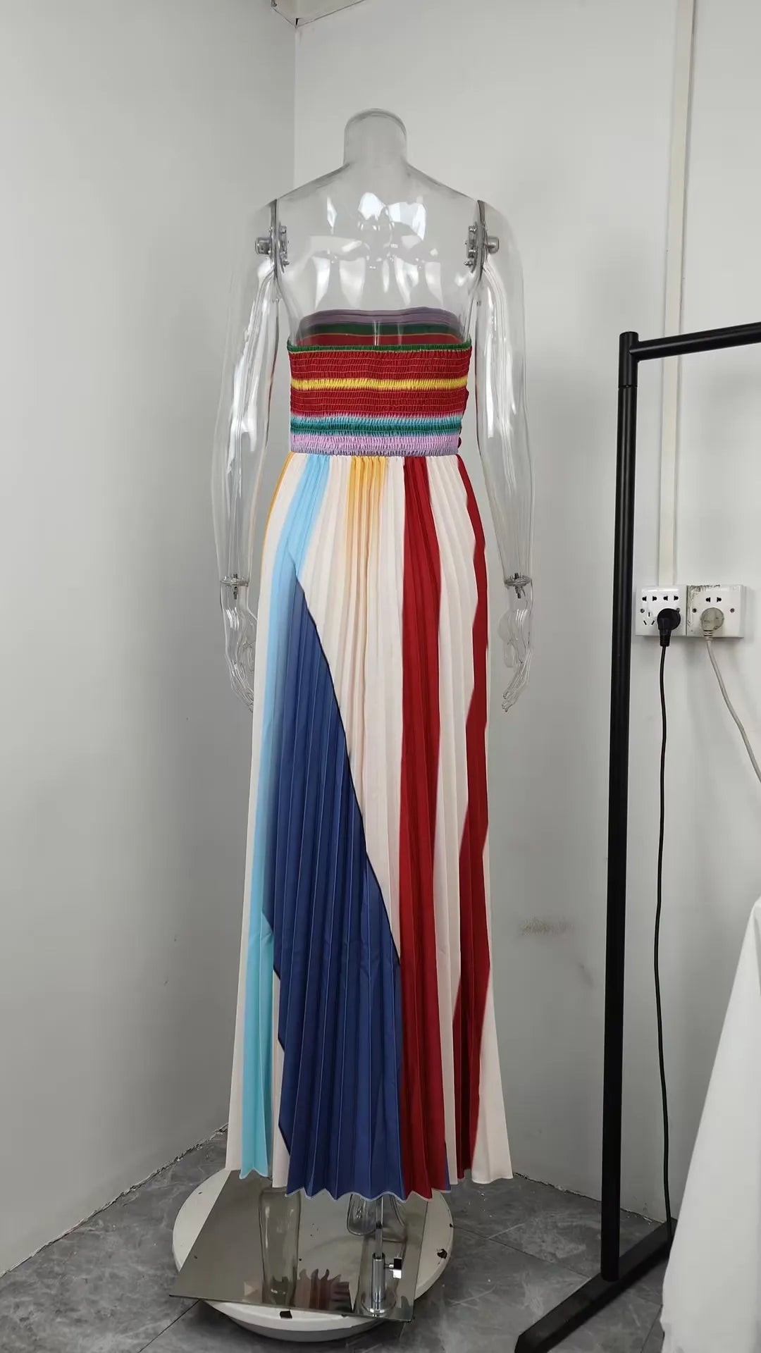 Elegant Sexy Off Shoulder Tube Tops Colorful Stripes Maxi Dress Women Sleeveless Color Collision Wrinkles Irregular Party Dress