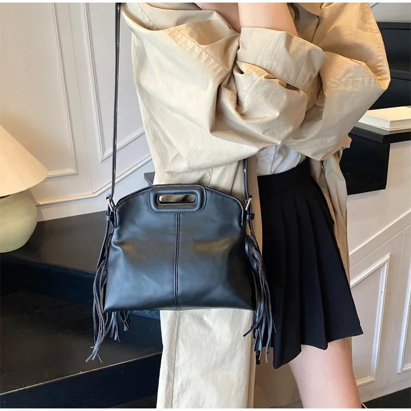 Luxury Tassel Lady Clutch With Adjust Shoulder Strap Large Capacity Shoulder Crossbody Bag Korean Fashion Versatile Dumpling Bag