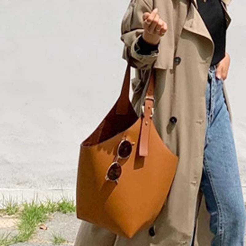 Original Designer Brand New Fashion Versatile Bucket Bag Large Capacity Shoulder Tote Bags for Women Hot Selling