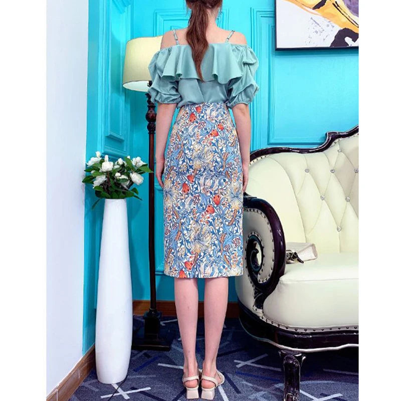 French fashion ethnic print skirt suit women's spring and summer new temperament off-the-shoulder flounce skirt two-piece suit.
