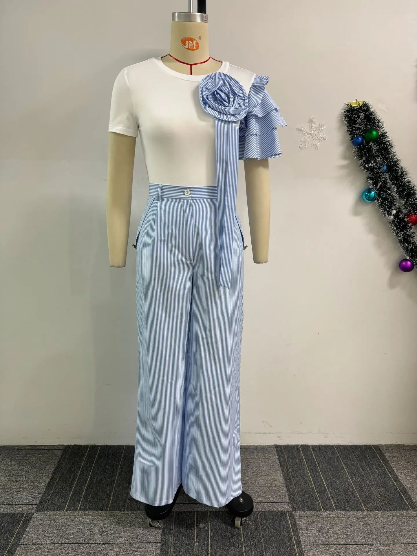 CM.YAYA Street Women's Set Short Sleeve T-shirt and Striped Floral Splicing Romper Wide Leg Pants Elegant Two 2-Piece Set Outfit