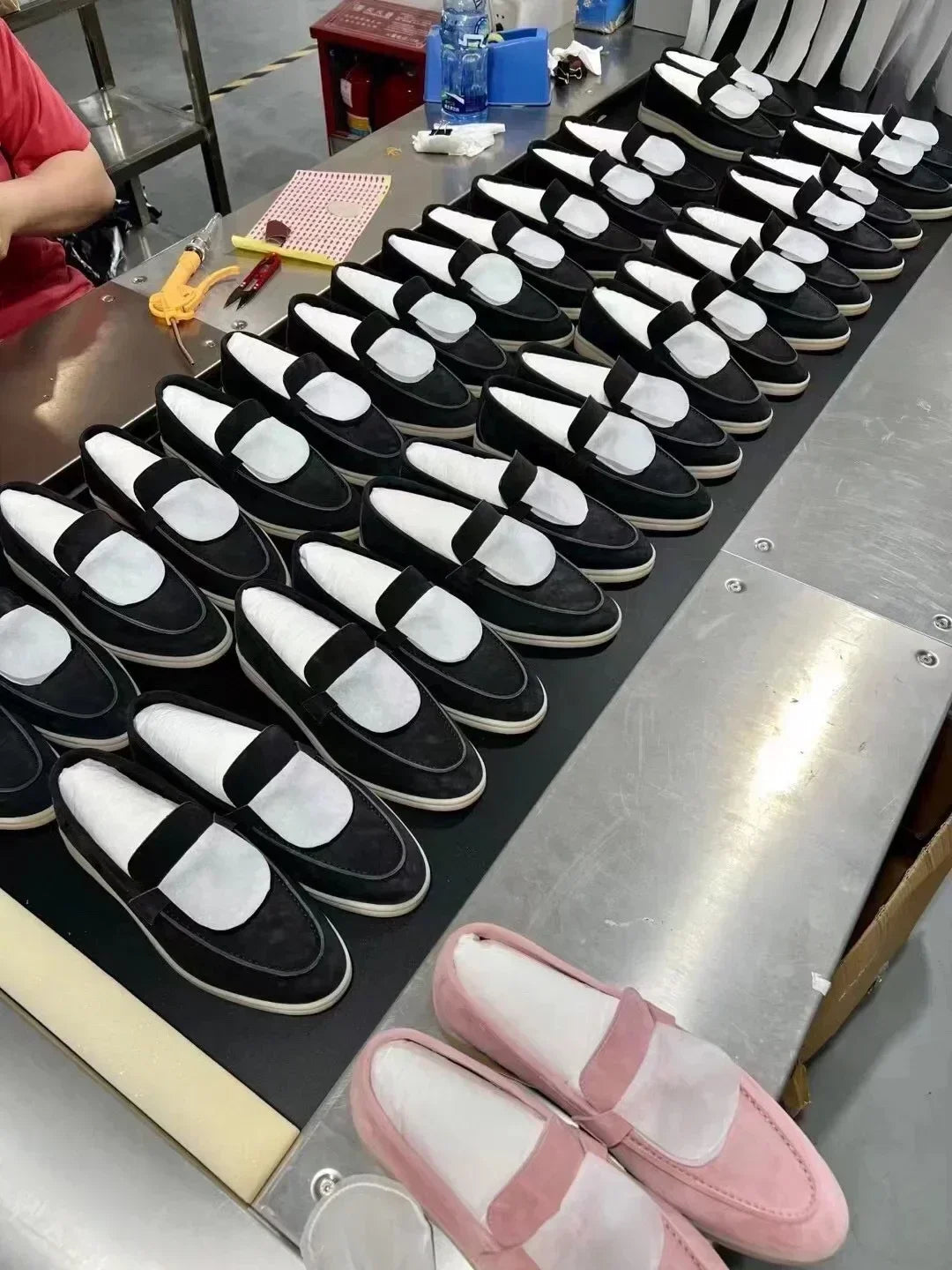 2024 Flat Slippers High Quality New Women KidSuede Mules Shoes Round Toe Casual ComfortSlides Woman Thick Sole Slippers Woman
