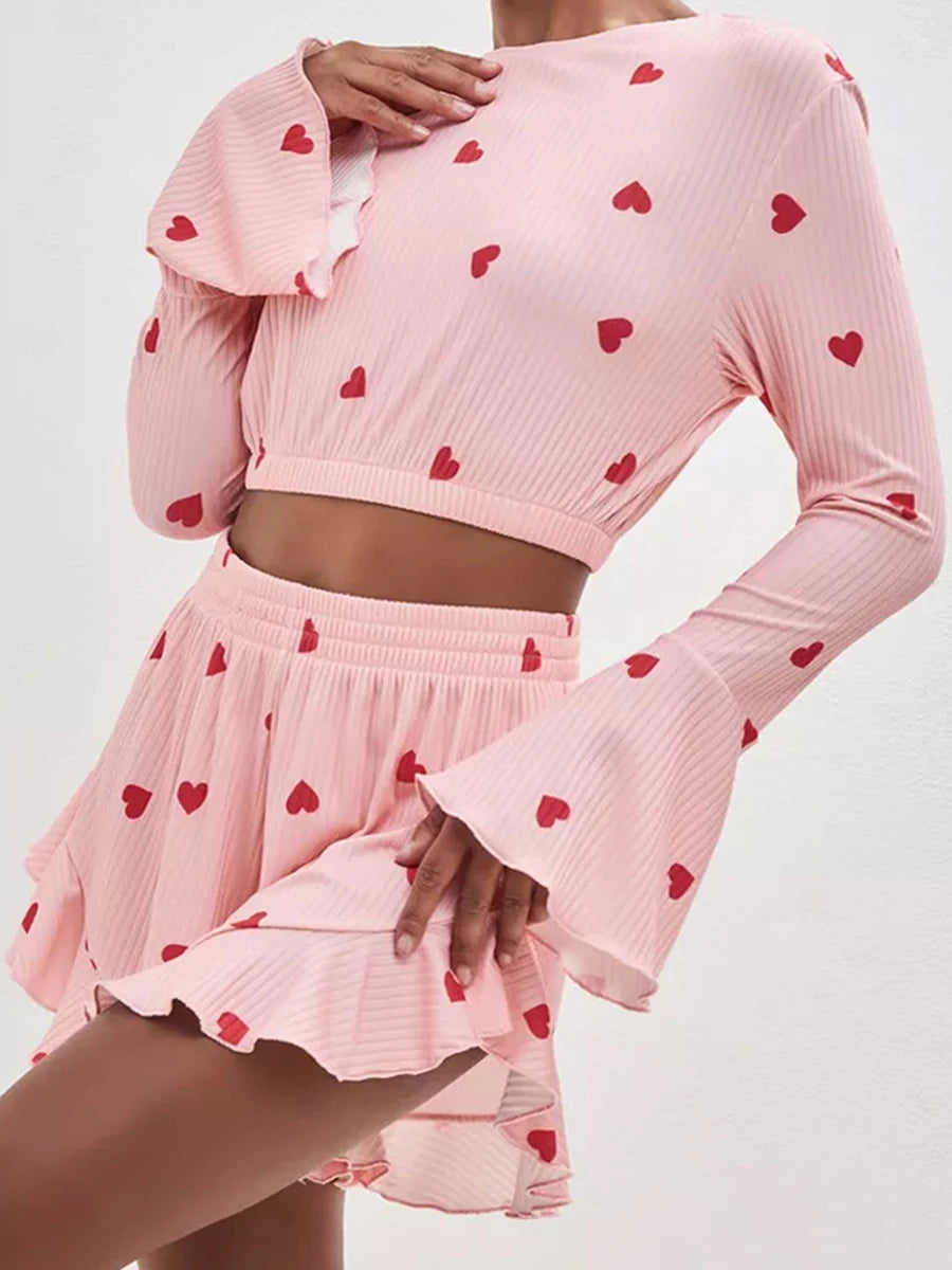 Women 2 Piece Pajamas Set Valentine's Day Heart Print Crop Long Sleeve Tops and Elastic Ruffled Shorts for Loungewear Sleepwear