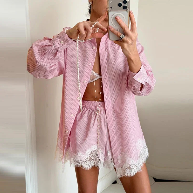 Casual Loose Fit Lace Patchwork Shorts Outfit For Women