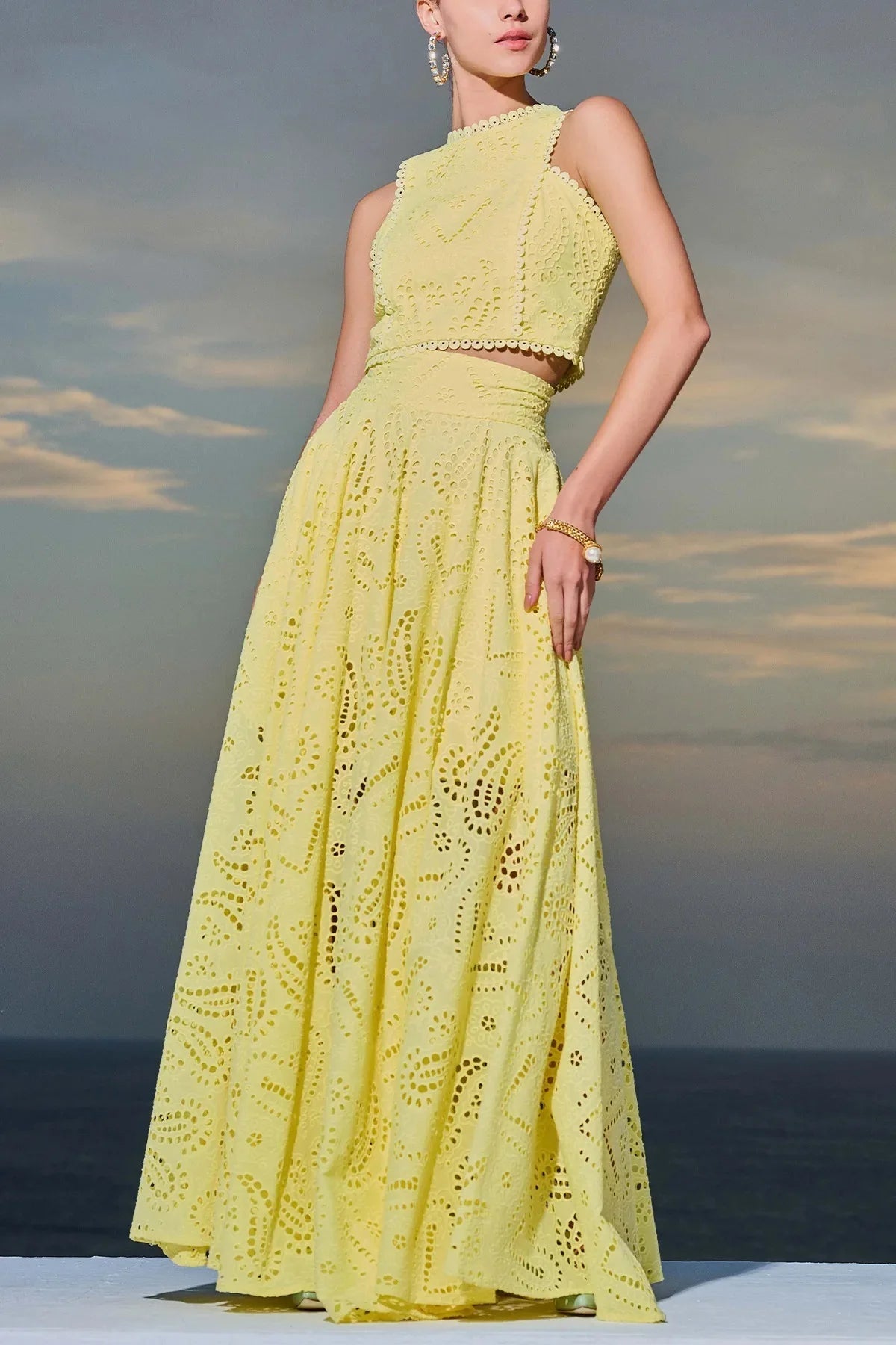 Women Hollow Out Sleeveless Embroidery Two-Piece Set 2025 O-Neck Blouse + Lace Pockets Skirt beach New Two Piece Set