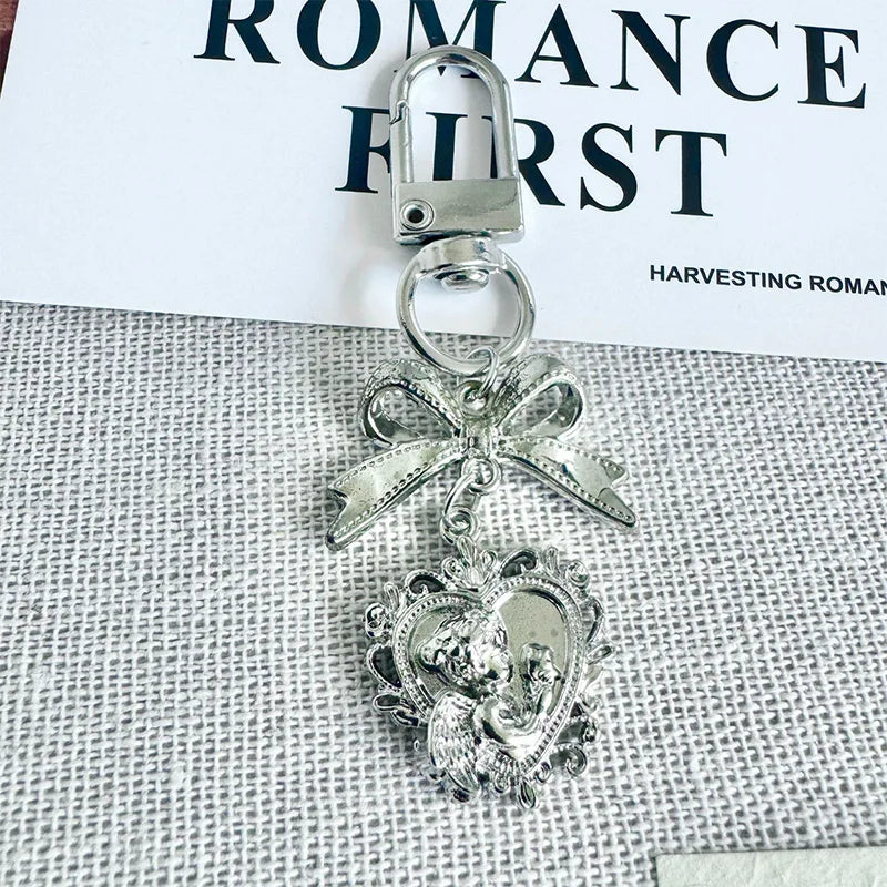 Brand Luxury Design Evening Bag Acrylic Fashion Exquisite High-end Handbag Metal Fan-shaped Crossbody Bag Textured Women's Bag