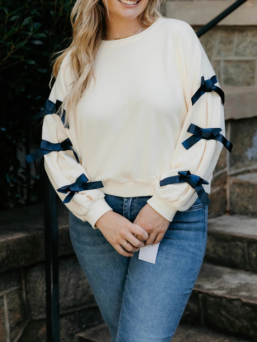 Christmas Women’s Oversized Bow Decoration Hoodie Sweatshirts Long Sleeve Round Neck Loose Fit Pullover Tops with Bows