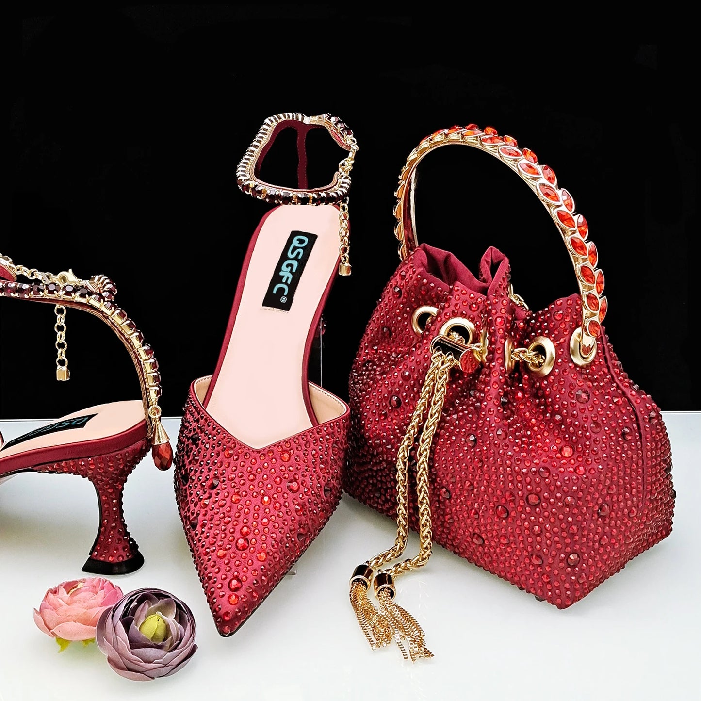 QSGFC Nigerian Popular Pointed Shoes And Bag Handle Soft Small Bag Anklet Design Mid-Heel Women's Shoes