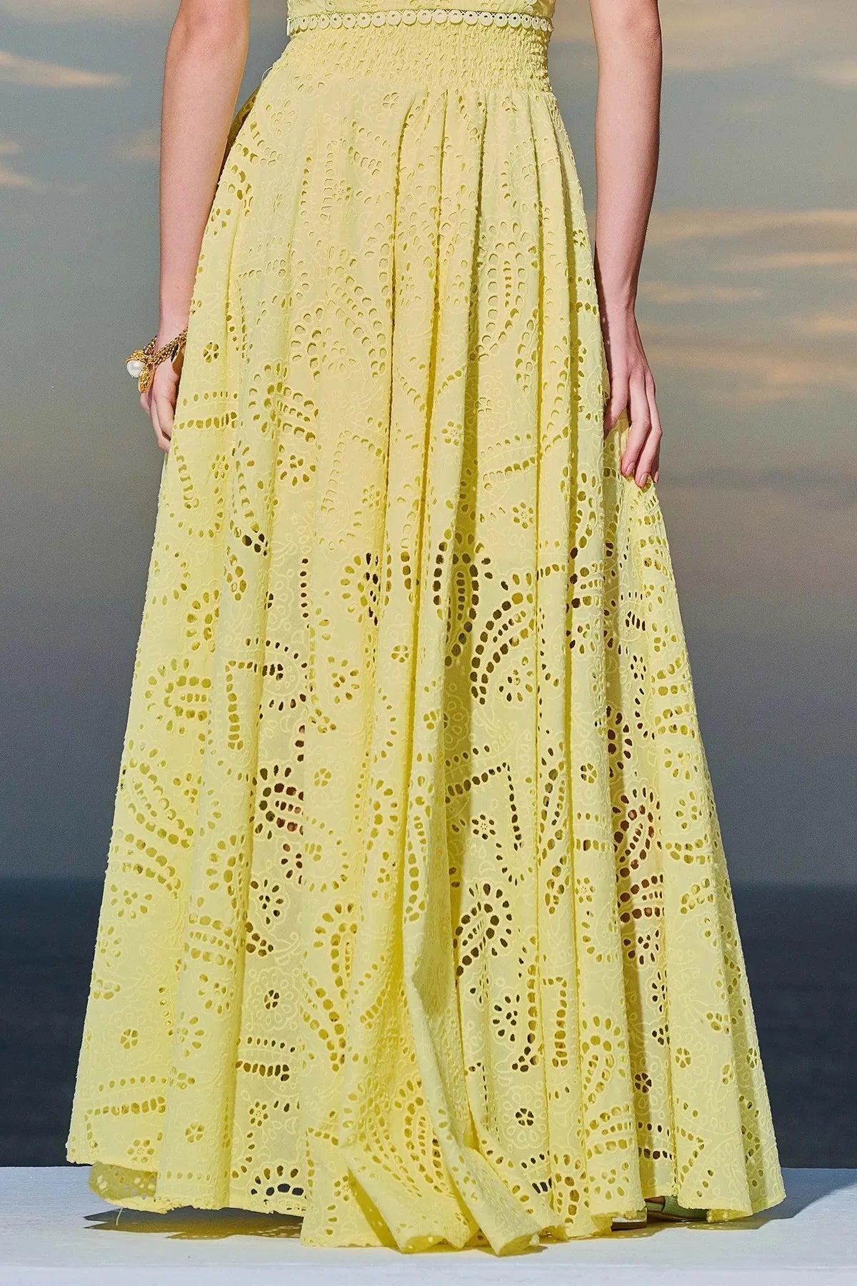Women Hollow Out Sleeveless Embroidery Two-Piece Set 2025 O-Neck Blouse + Lace Pockets Skirt beach New Two Piece Set