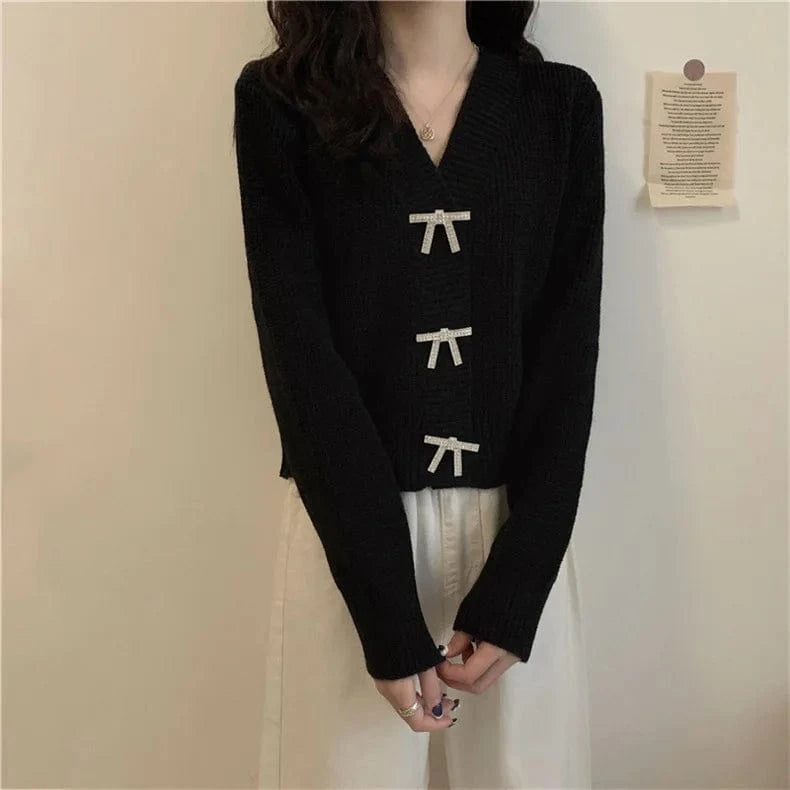 Autumn And Winter Clothing 2024 Fashion Trend Ladies French Retro Knitted Cardigan V-neck Long-sleeved Solid Color Sweater