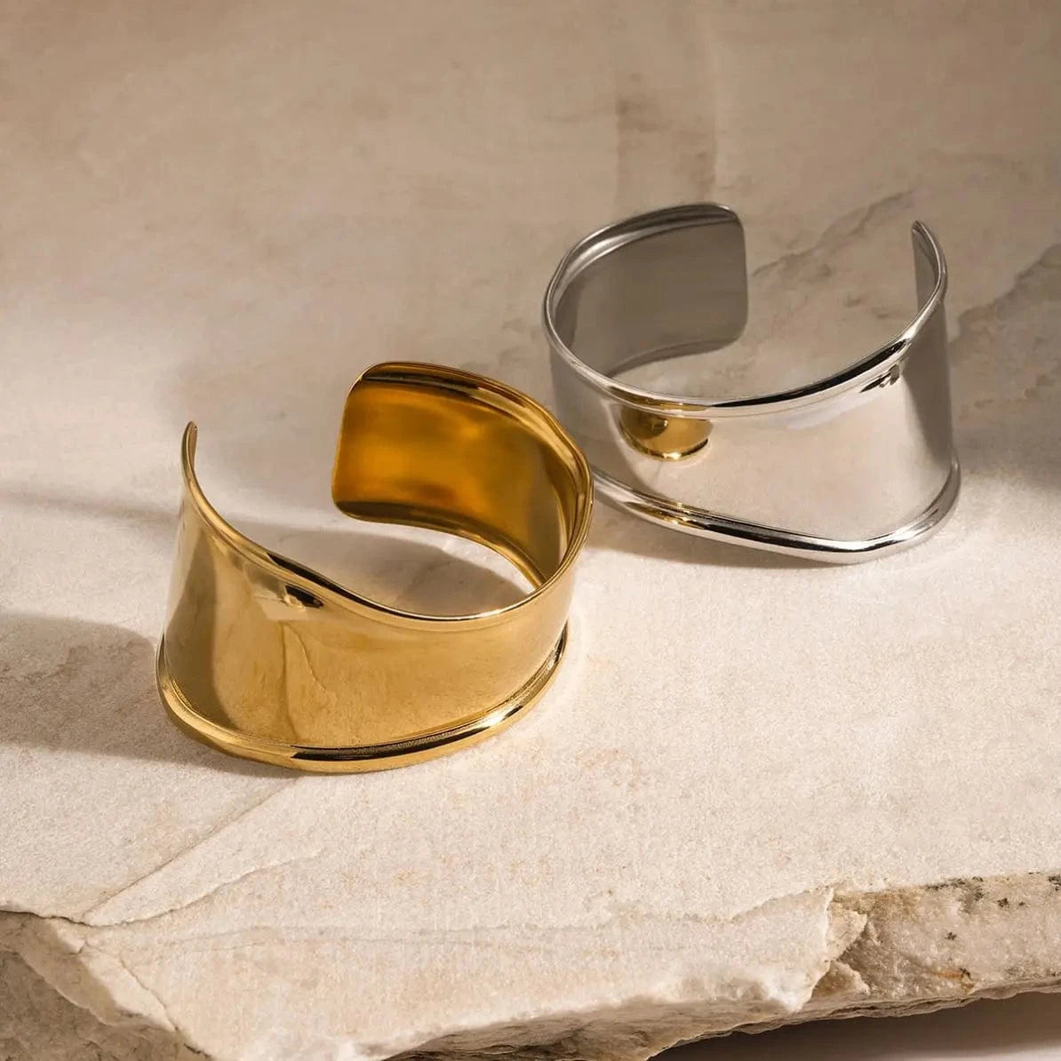 BG877 18K PVD Gold Plated Silver Wide Hammered Texture and V Gap Opening Irregular Shape Cuff Bangle For Women