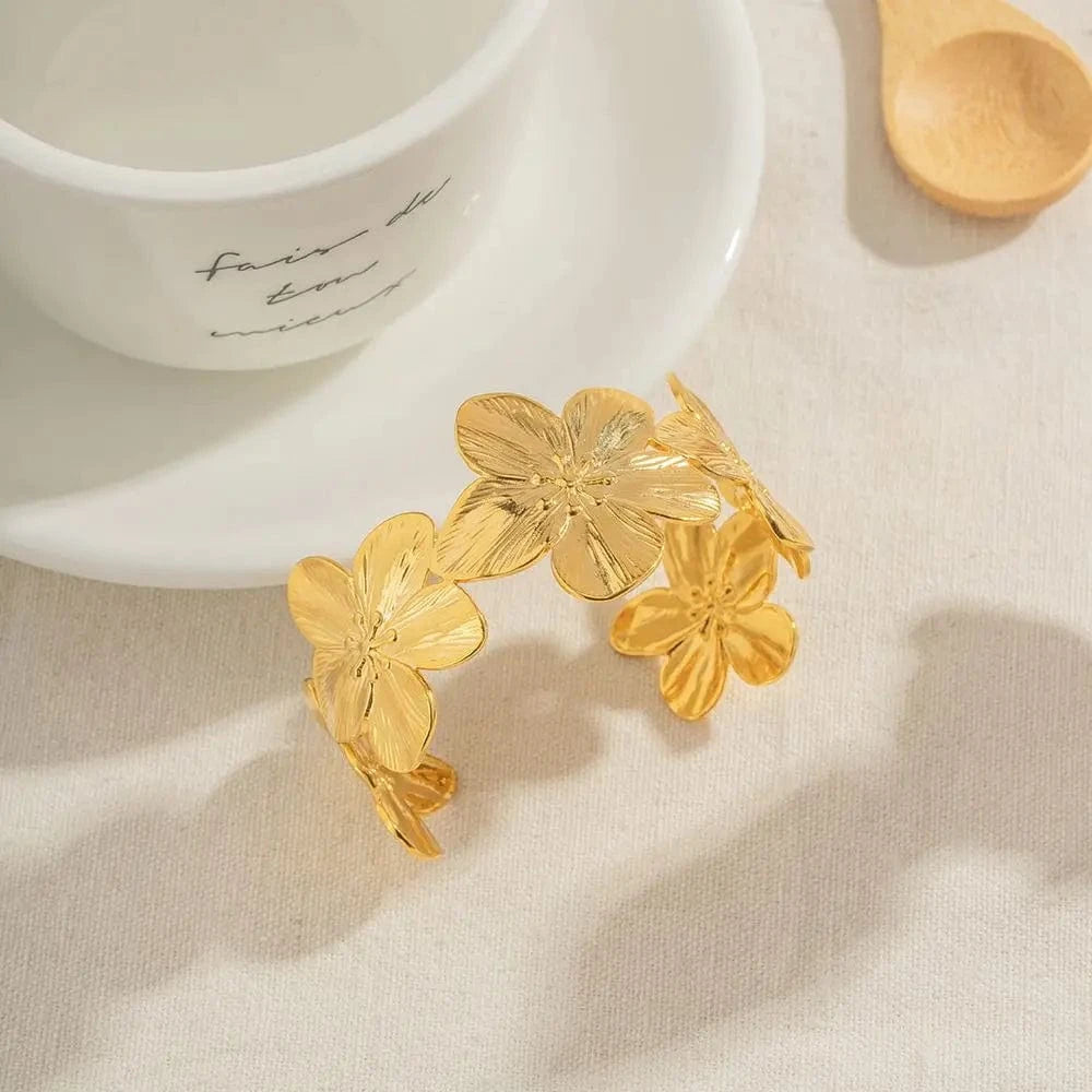 BG888 / Picture / BG888 BG888 Fashion Jewelry 18K Gold Plated Flowers Bracelets Gift Stainless Steel Hammer Statement Flower Cuff Bangle