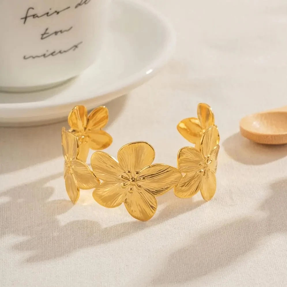 BG888 / Picture / BG888 BG888 Fashion Jewelry 18K Gold Plated Flowers Bracelets Gift Stainless Steel Hammer Statement Flower Cuff Bangle