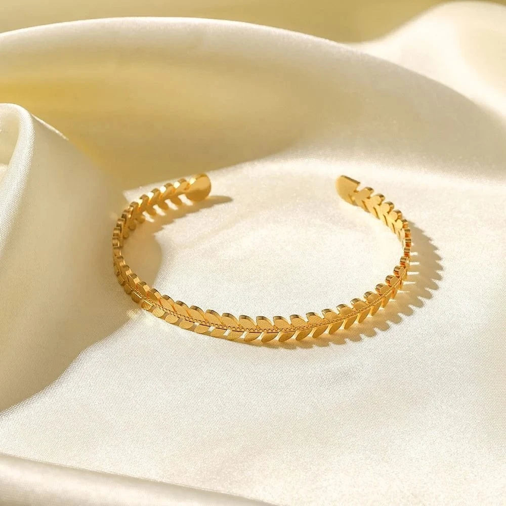 BG920 / Pictures / BG920 BG920 New Trendy 18k Plated Stainless Steel Jewelry Non Tarnished Bracelet Opening Leaves Bangles