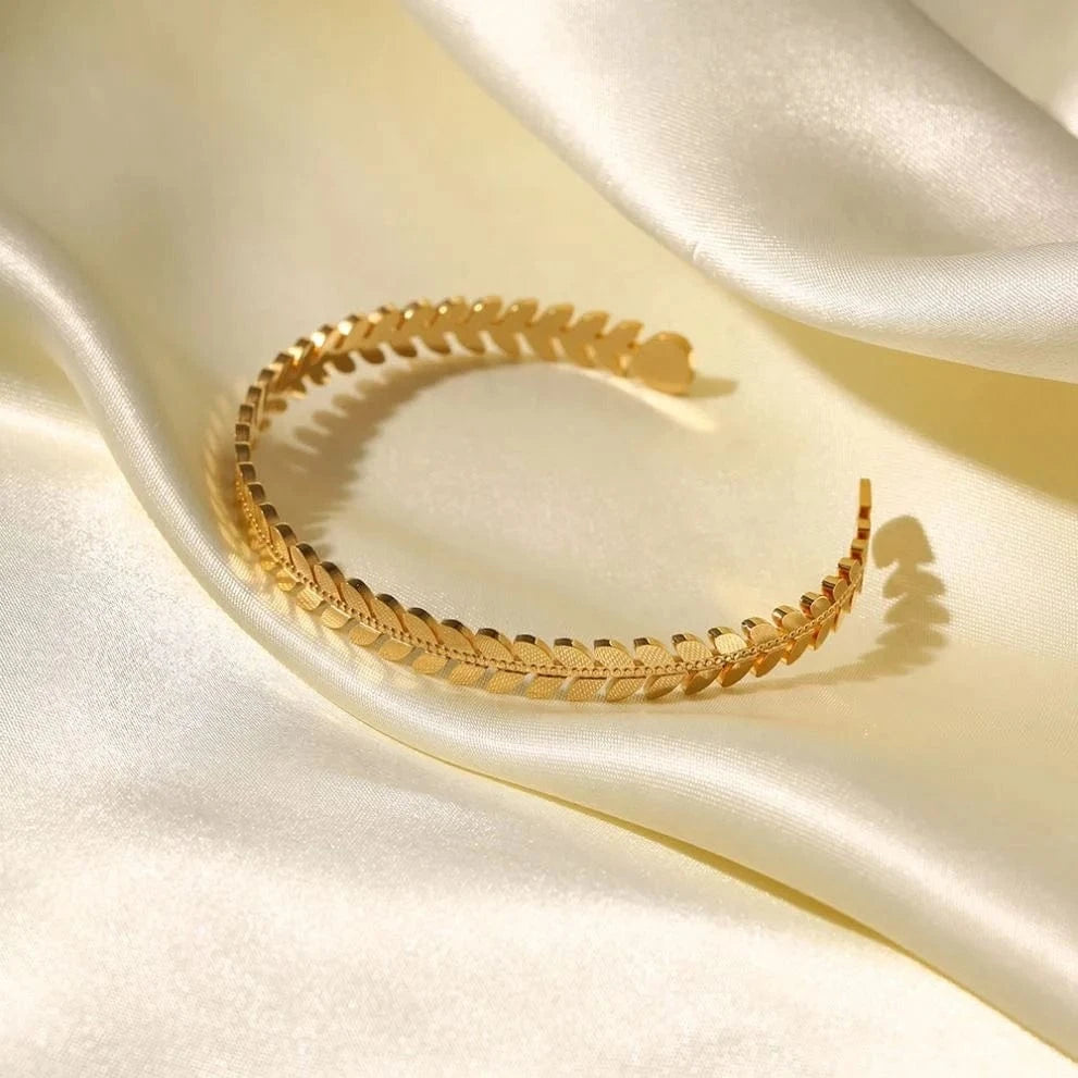 BG920 / Pictures / BG920 BG920 New Trendy 18k Plated Stainless Steel Jewelry Non Tarnished Bracelet Opening Leaves Bangles