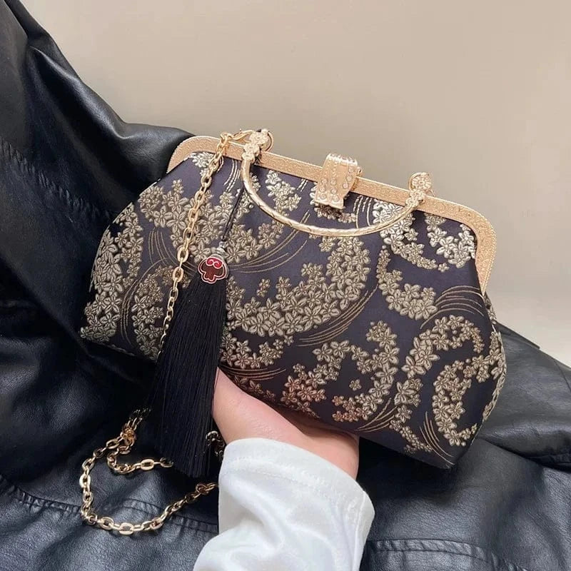 Black 2024 New Luxury Women Evening Clutch Designer Lock Shell Clip Handmade Chain Shoulder Bags Crossbody Bags Tassel Fabric Handbags