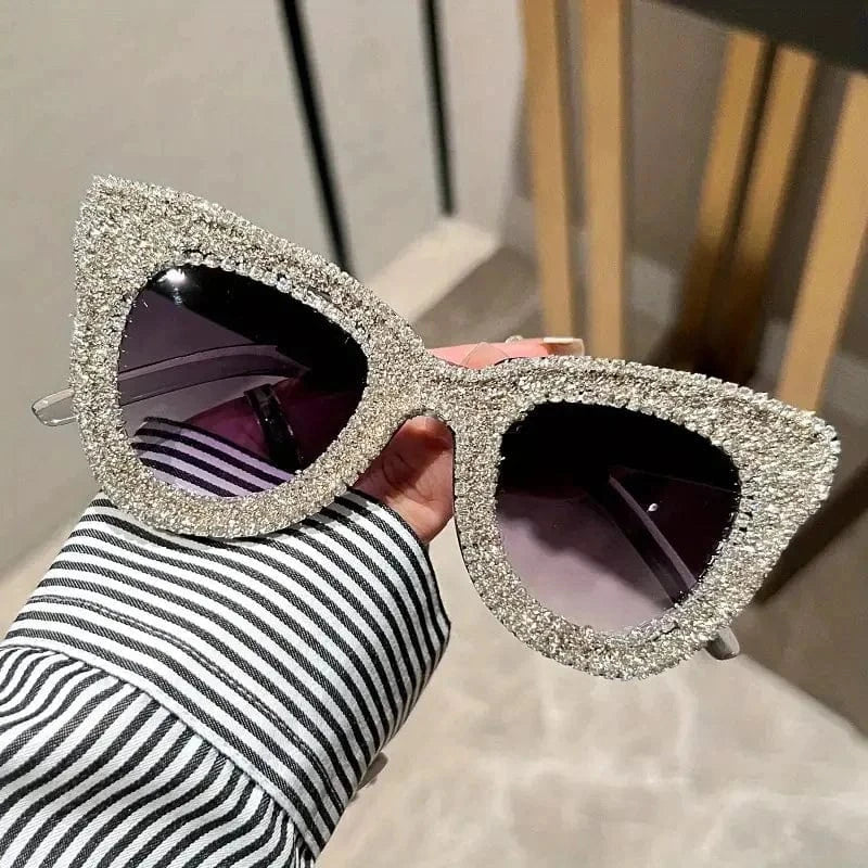 Black Shining Eye Y2K Rhinestone Cat Eye Fashion Sunglasses For Women Men Bling Summer Beach Sun Shades Costume Party Club Accessory