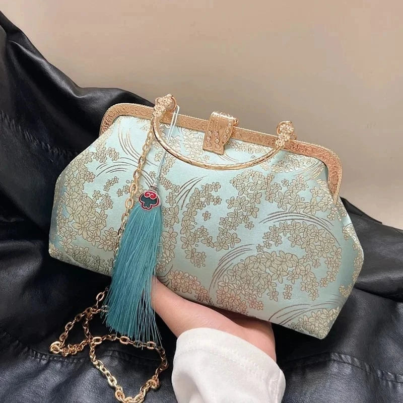 Blue 2024 New Luxury Women Evening Clutch Designer Lock Shell Clip Handmade Chain Shoulder Bags Crossbody Bags Tassel Fabric Handbags