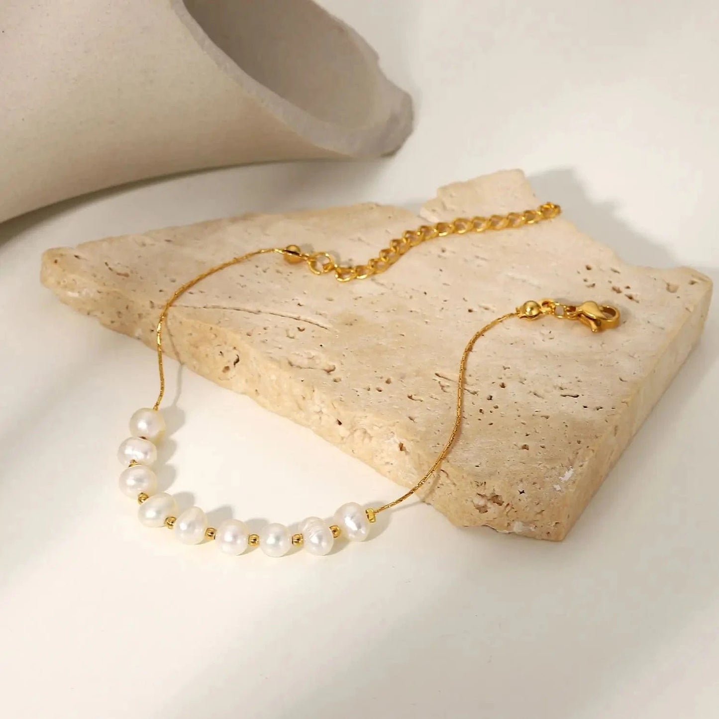 BR1050 / Picture / BR1050 BR1050 Freshwater Pearl Stainless Steel Bracelet Women Gift Dainty PVD 18k Gold Chain Bracelet