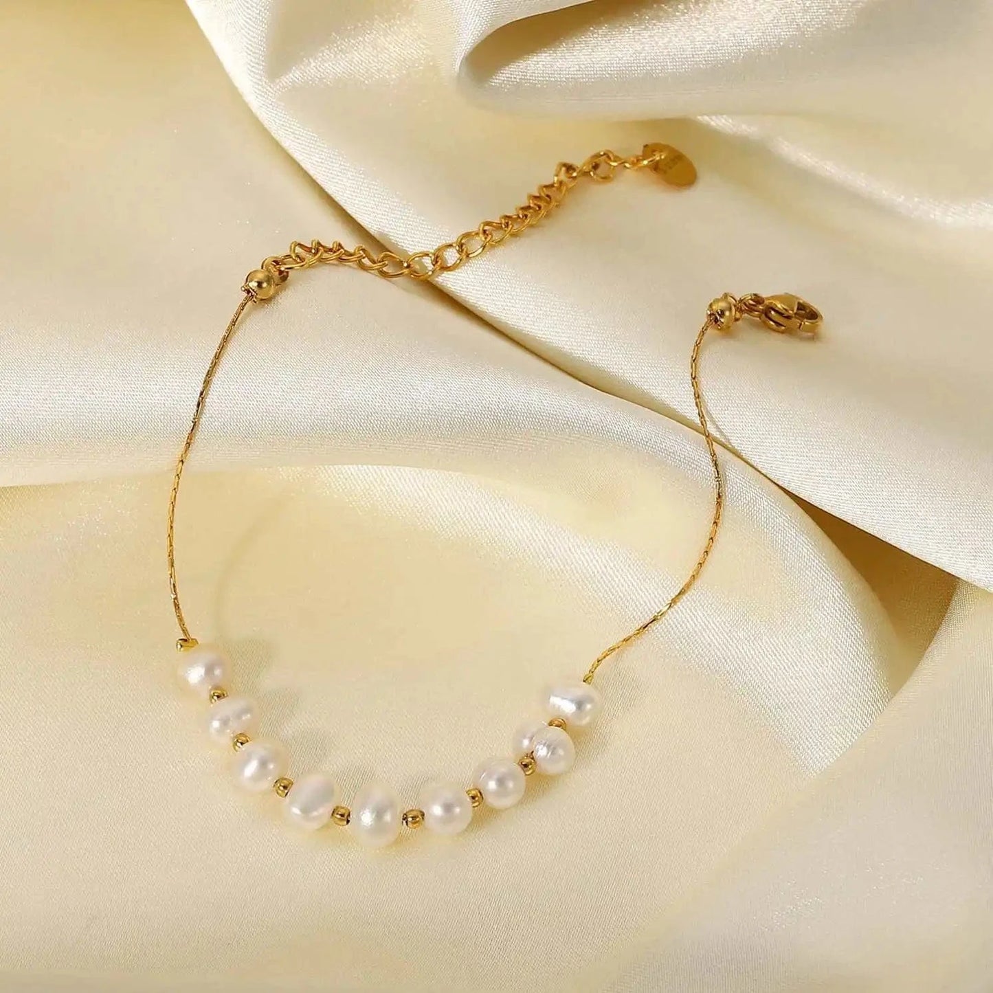 BR1050 / Picture / BR1050 BR1050 Freshwater Pearl Stainless Steel Bracelet Women Gift Dainty PVD 18k Gold Chain Bracelet