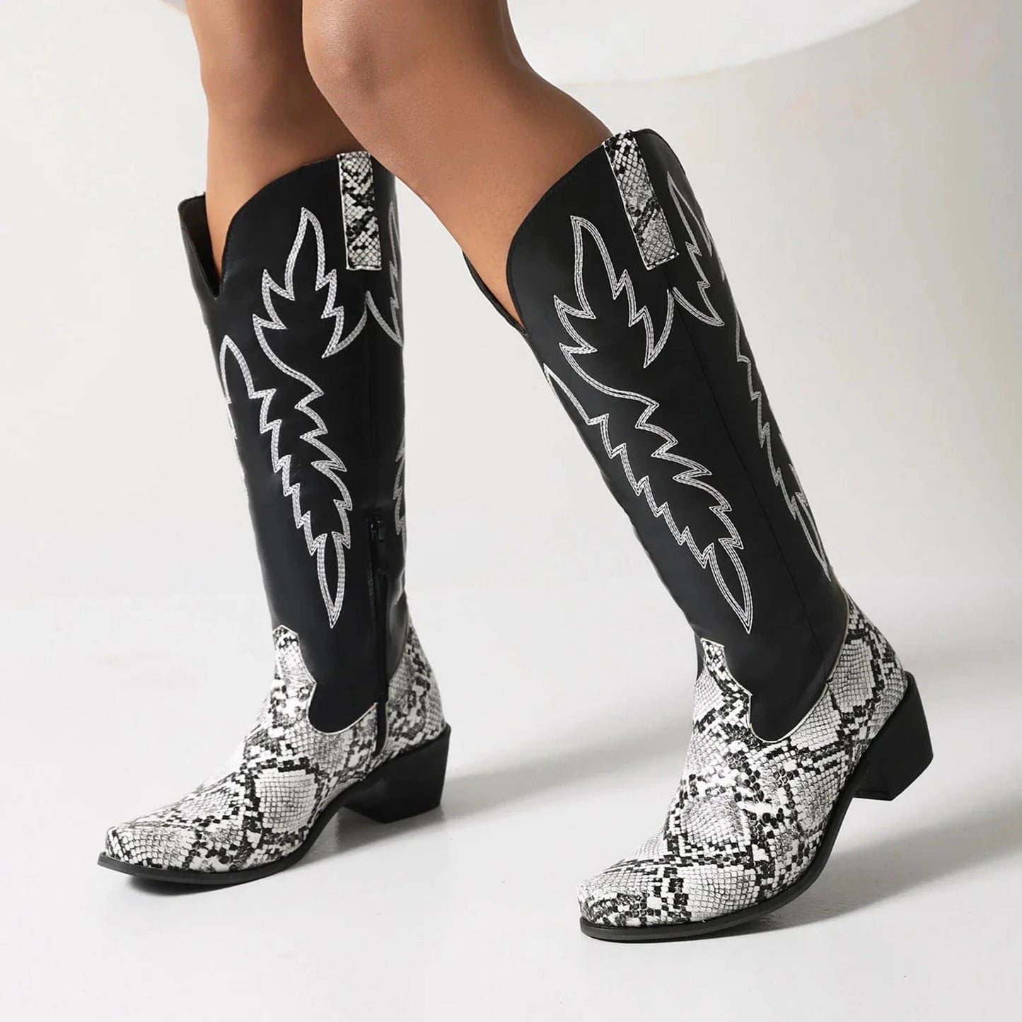 BUSY GIRL Cowboy Boots Fashion Snakeskin Pattern Embroidery Knee High Plus Size Knight Boots Thick Heels Ladies Shoes DR4117