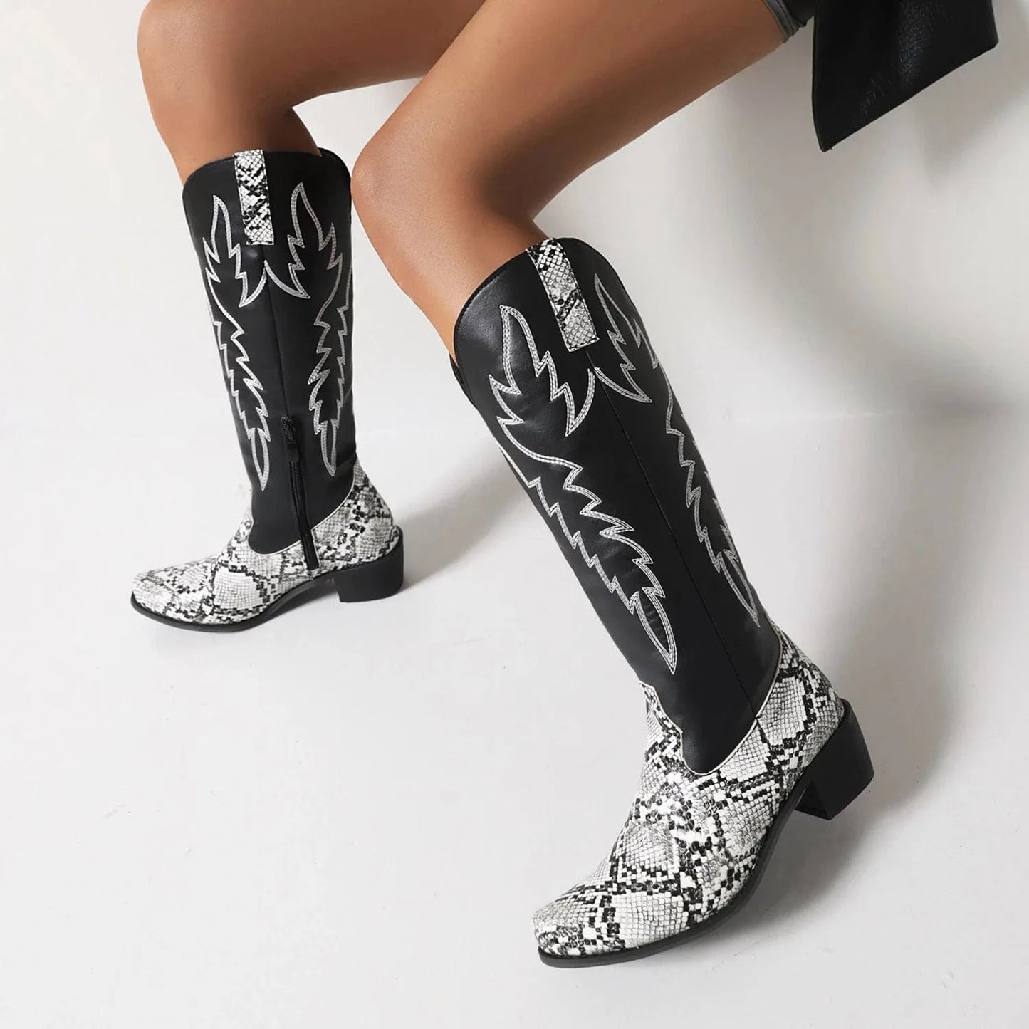 BUSY GIRL Cowboy Boots Fashion Snakeskin Pattern Embroidery Knee High Plus Size Knight Boots Thick Heels Ladies Shoes DR4117