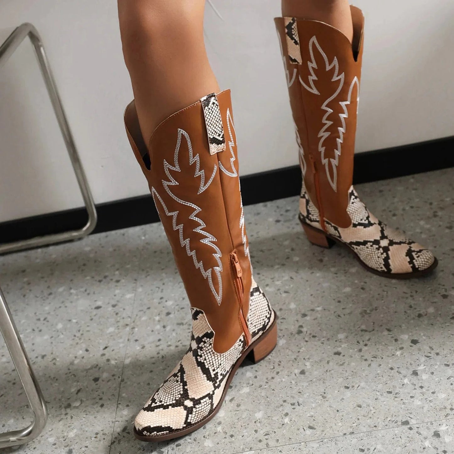 BUSY GIRL Cowboy Boots Fashion Snakeskin Pattern Embroidery Knee High Plus Size Knight Boots Thick Heels Ladies Shoes DR4117