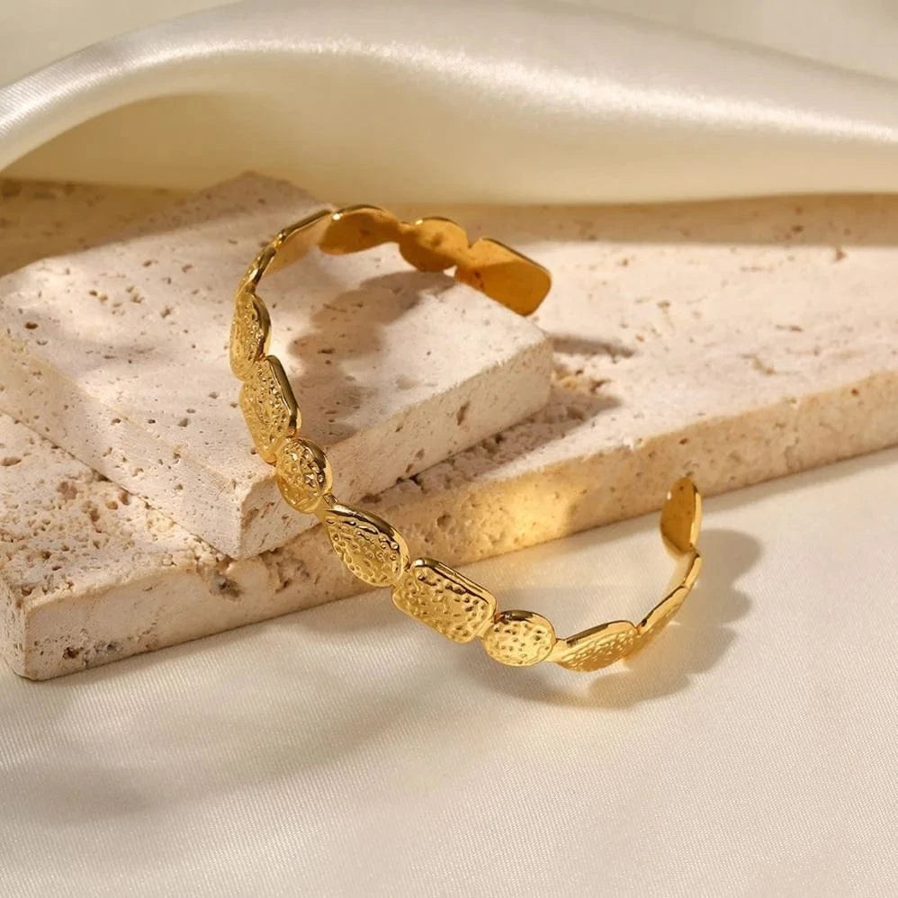 Casual / BG921 BG921 18k Gold Plated Stainless Steel Bracelet Jewelry Open Volcano Pattern Irregular Geometric Bangles