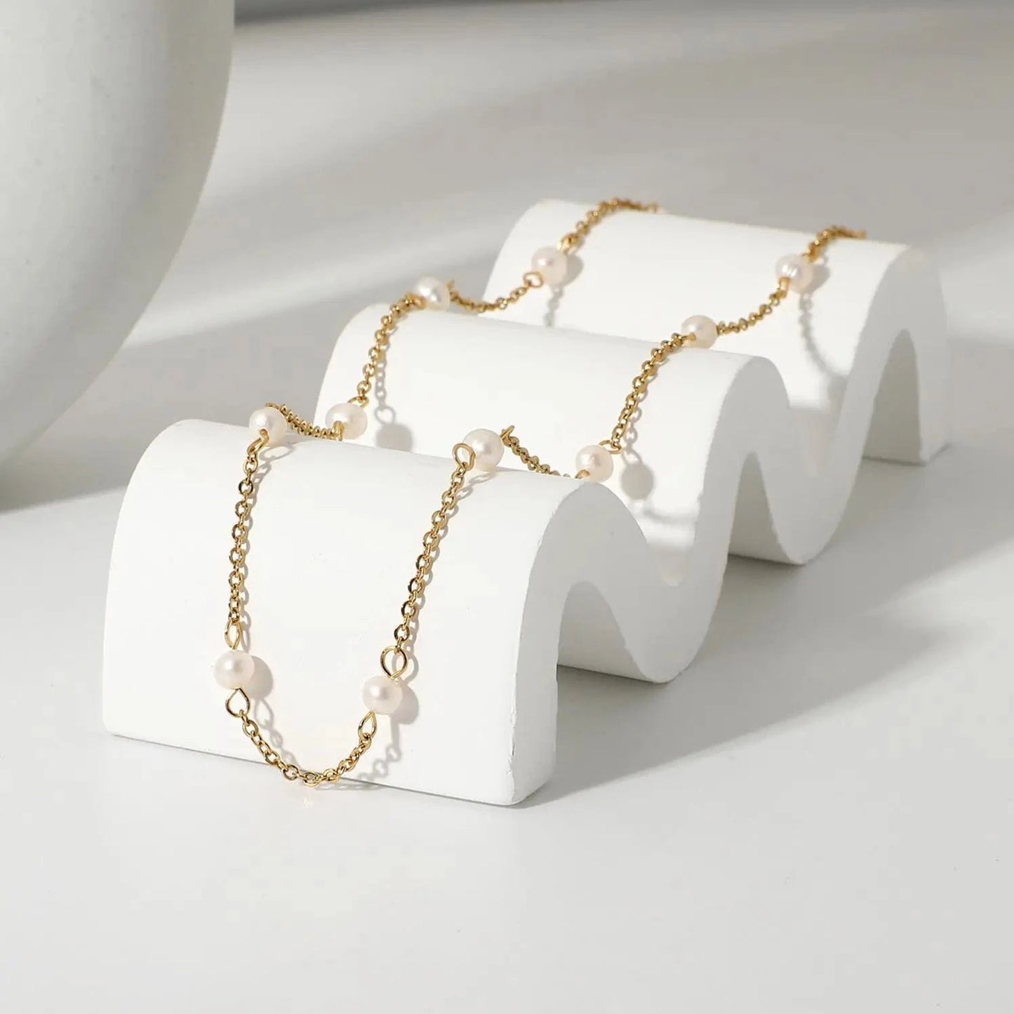 casual / N2425 N2425 Minimalist 18K Gold Plated Charm Small Pearl Necklace Stainless Steel Interval Mini Pearls Necklace