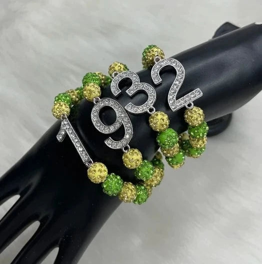 classic / 1932 Elastic Green and Yellow Beads Bracelet Chi Eta Phi Greek Sorority Xho 1932 Bracelet Jewelry Women's Fashion Accessories