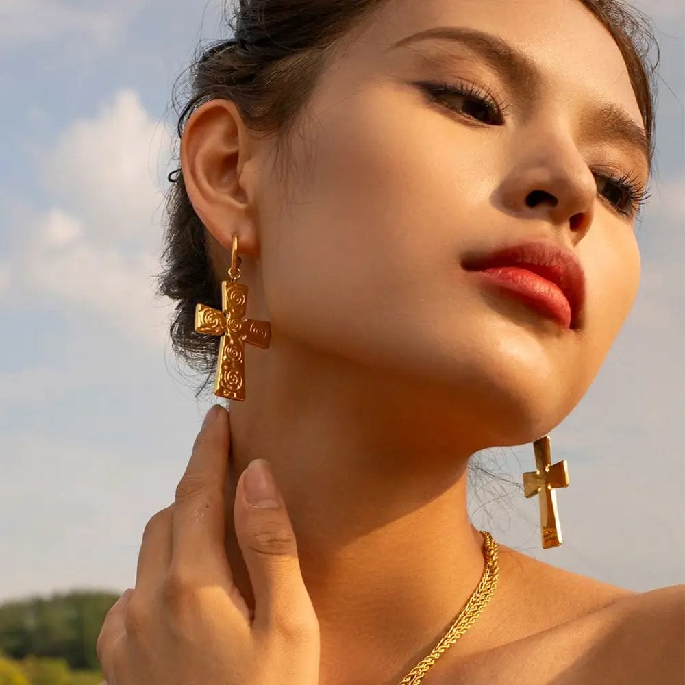 CLASSIC / E1848 E1848 Design Spiral Hammer Cross Pendant Earrings 18k Stainless Steel PVD Gold Plated CC Drop Earring For Women