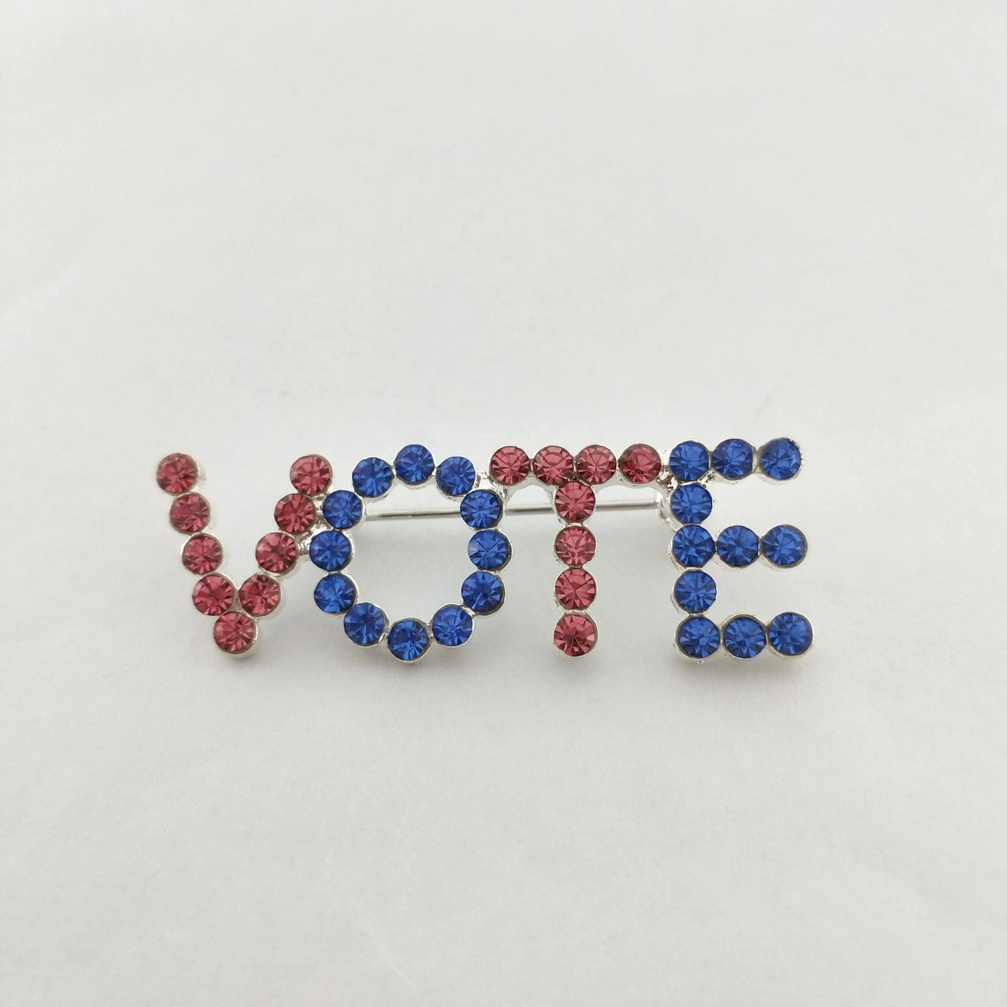 Custom VOTE Letter Brooch White Pearl Single Double Layers Lapel Pins Party Gift Jewelry